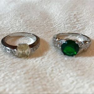 ❌SOLD❌ Crystal & Emerald Silver Tone Rings
